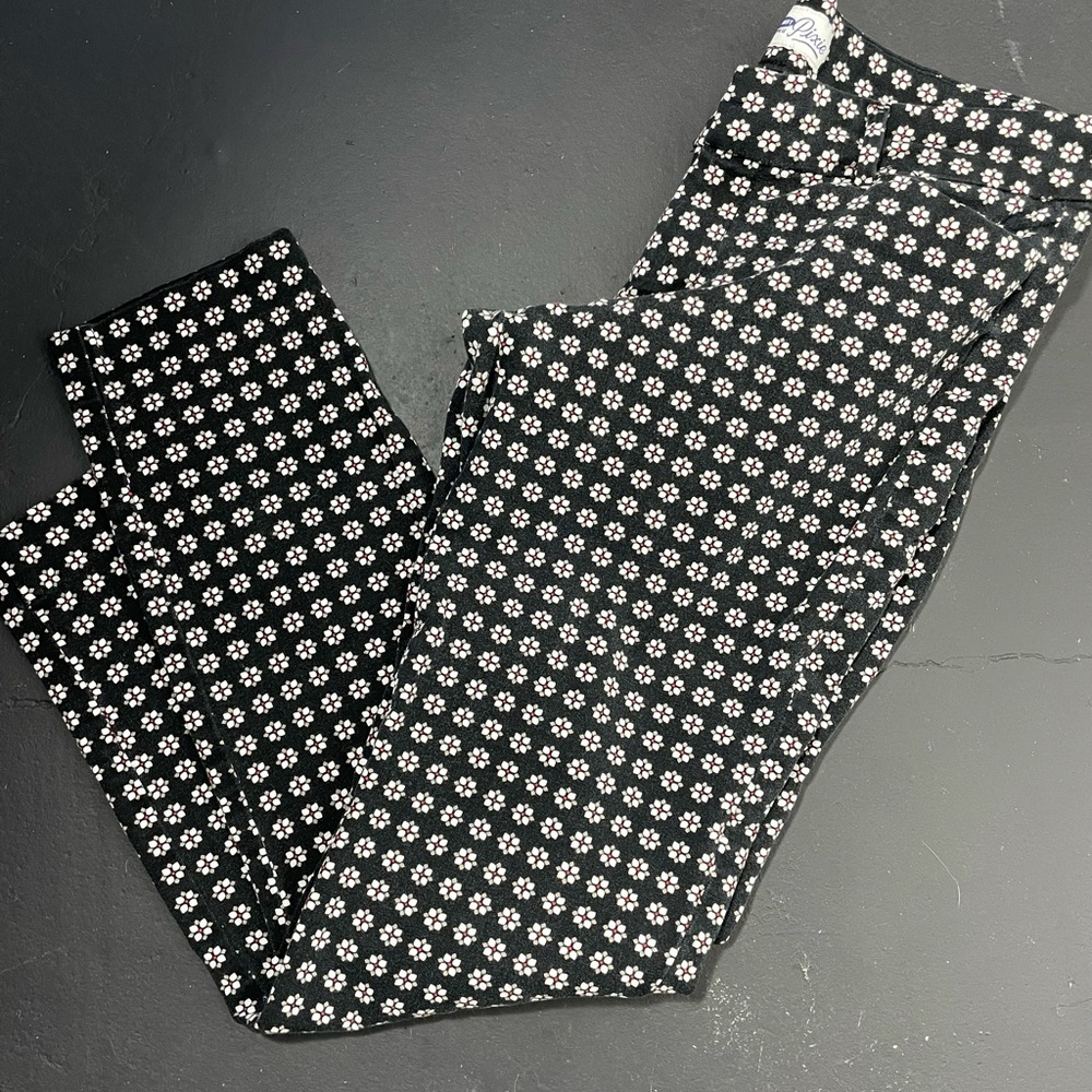 Old Navy Pixie Capri Pants